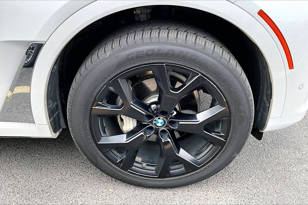 Thumbnail: 2019 BMW X7 - 12