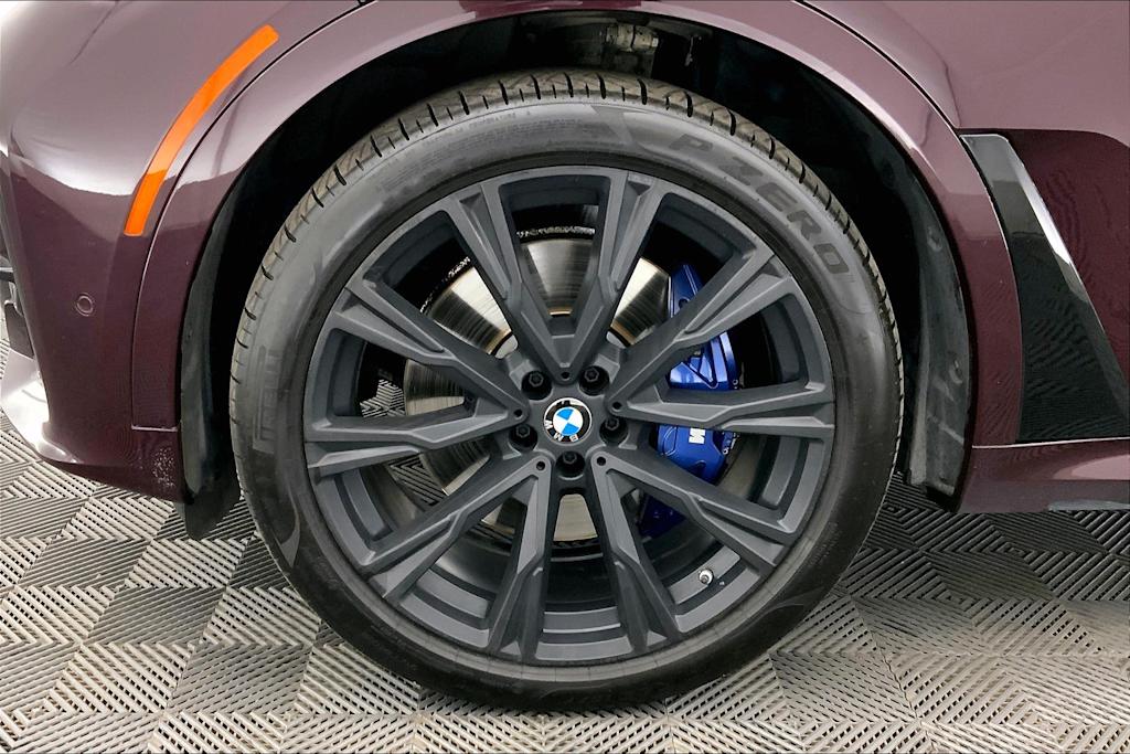 2022 BMW X7 M50i 8