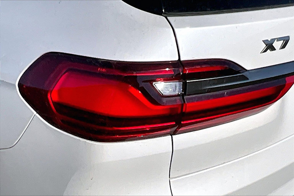Thumbnail: 2021 BMW X7 - 16