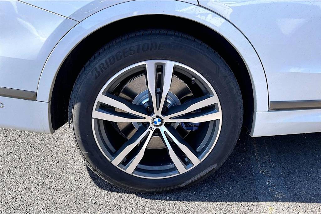 Thumbnail: 2021 BMW X7 - 21