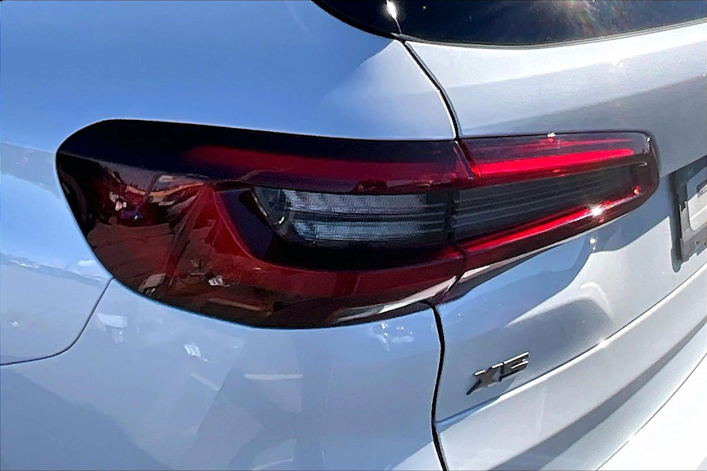 Thumbnail: 2022 BMW X5 - 16