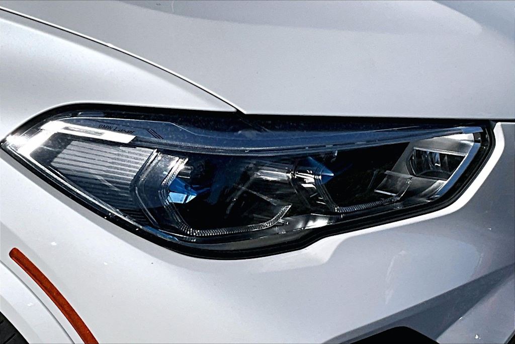 Thumbnail: 2022 BMW X5 - 9