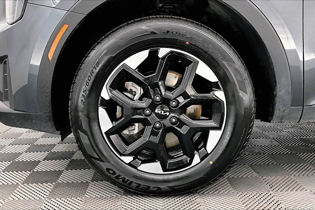 Thumbnail: 2024 Kia Sorento - 8