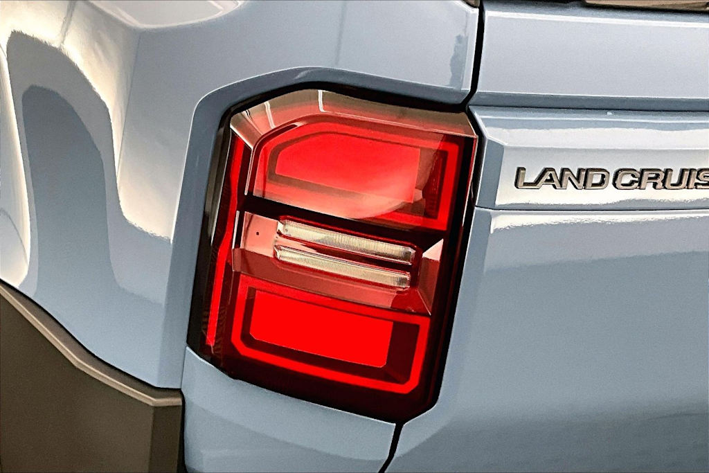 Thumbnail: 2025 Toyota Land Cruiser - 32