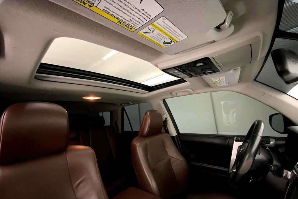 Thumbnail: 2016 Toyota 4Runner - 30