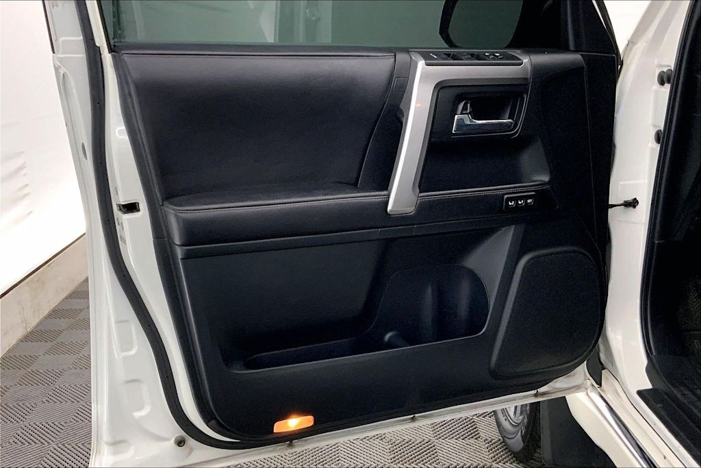 Thumbnail: 2016 Toyota 4Runner - 27