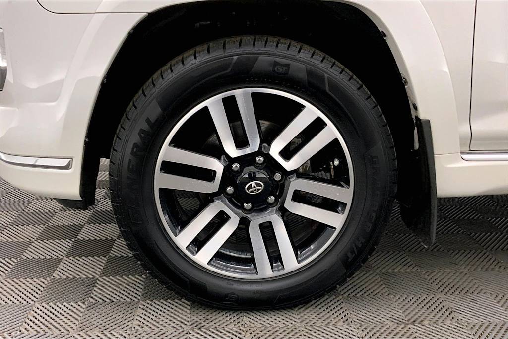 Thumbnail: 2016 Toyota 4Runner - 8