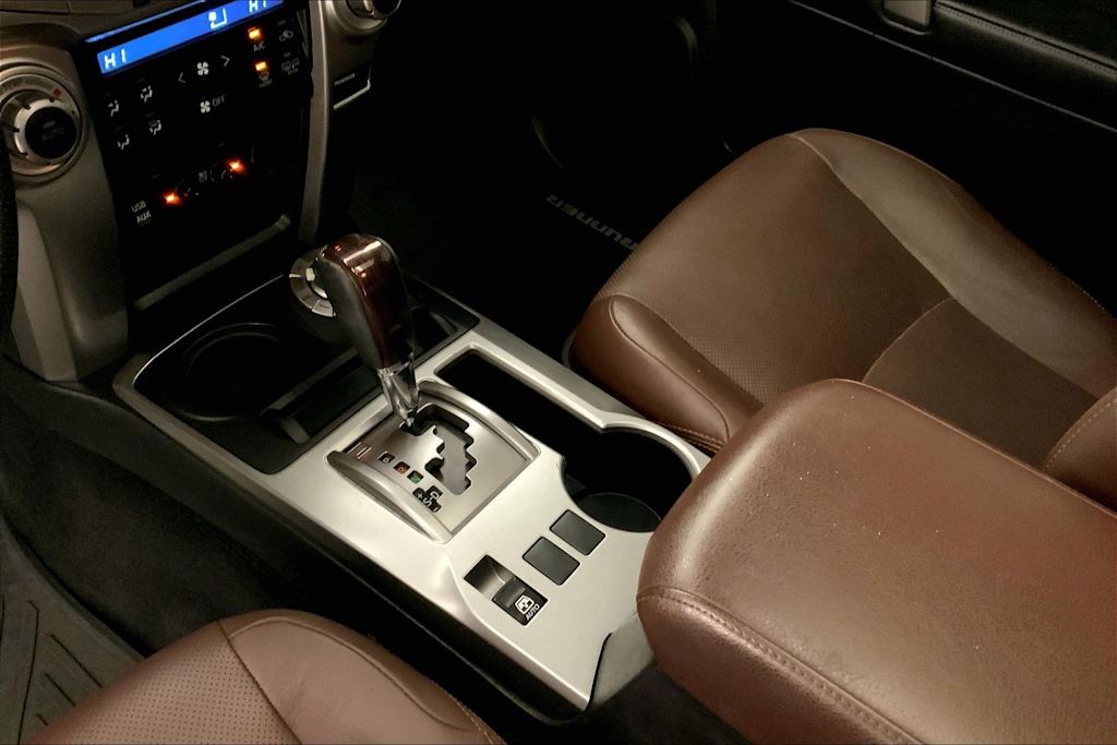 Thumbnail: 2016 Toyota 4Runner - 17