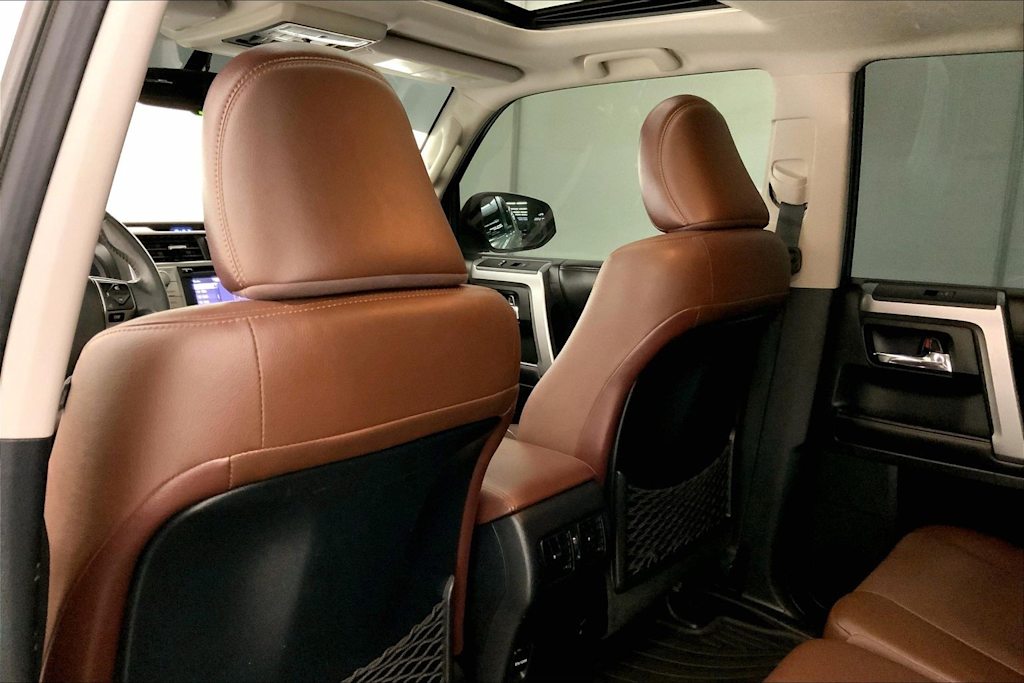 Thumbnail: 2016 Toyota 4Runner - 13