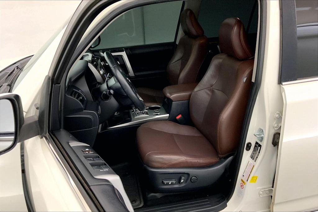 Thumbnail: 2016 Toyota 4Runner - 11