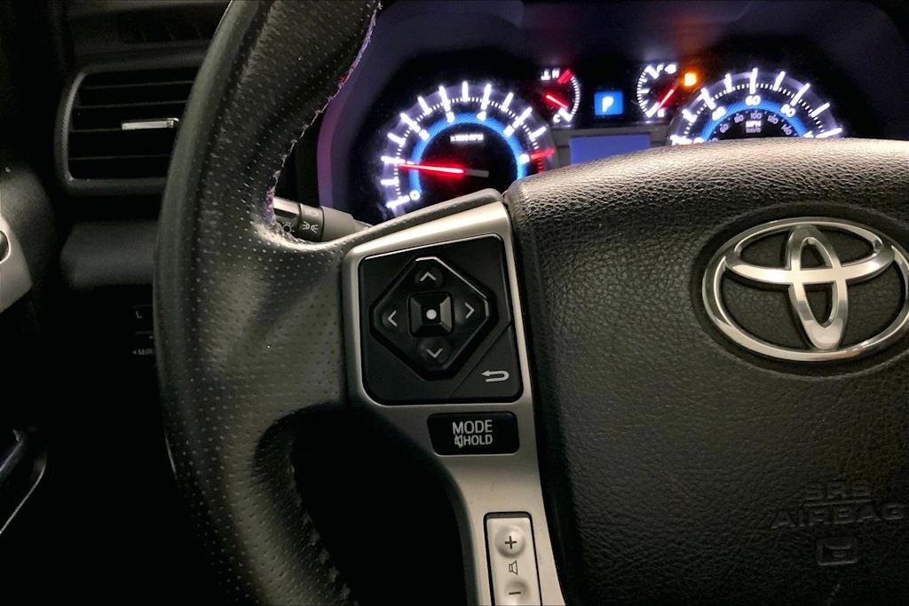 Thumbnail: 2016 Toyota 4Runner - 25