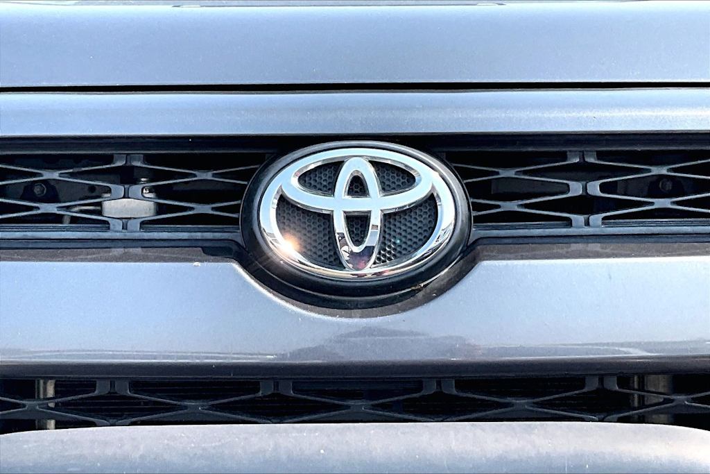 Thumbnail: 2017 Toyota 4Runner - 19