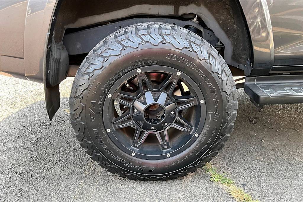 Thumbnail: 2017 Toyota 4Runner - 21