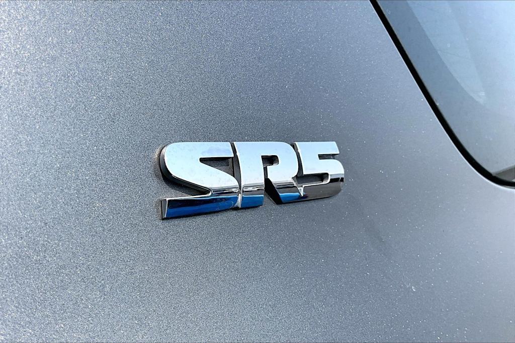 Thumbnail: 2017 Toyota 4Runner - 6