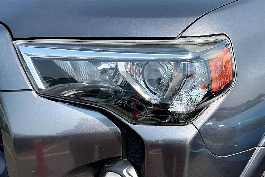 Thumbnail: 2017 Toyota 4Runner - 9