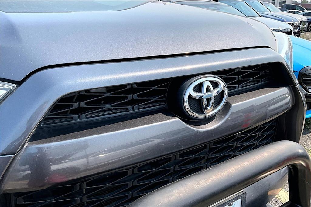 Thumbnail: 2017 Toyota 4Runner - 18