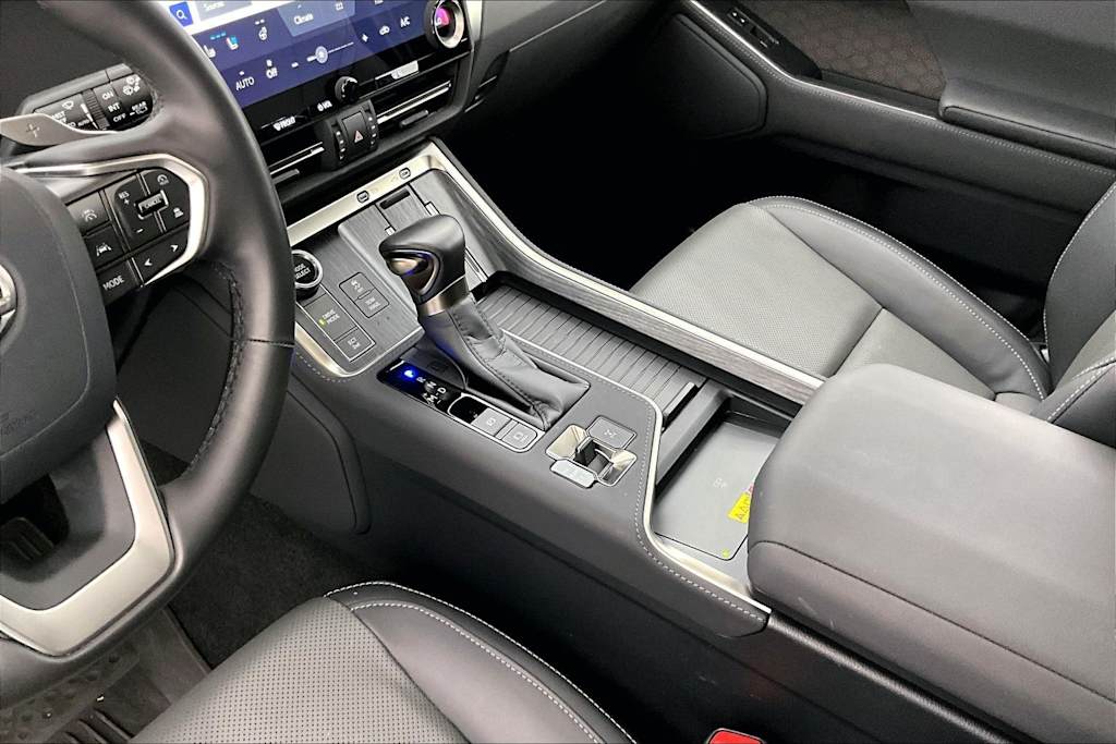 Thumbnail: 2024 Lexus ES - 17