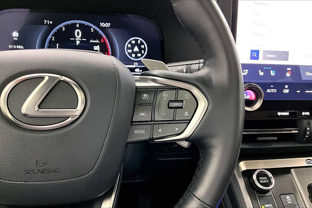 Thumbnail: 2024 Lexus ES - 26