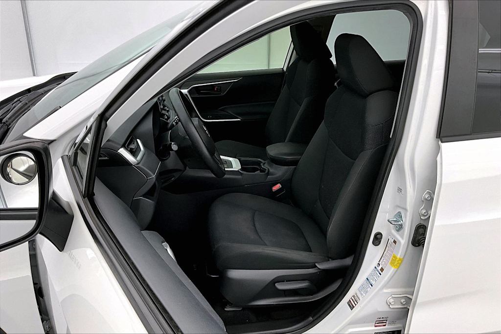 Thumbnail: 2021 Toyota RAV4 - 11