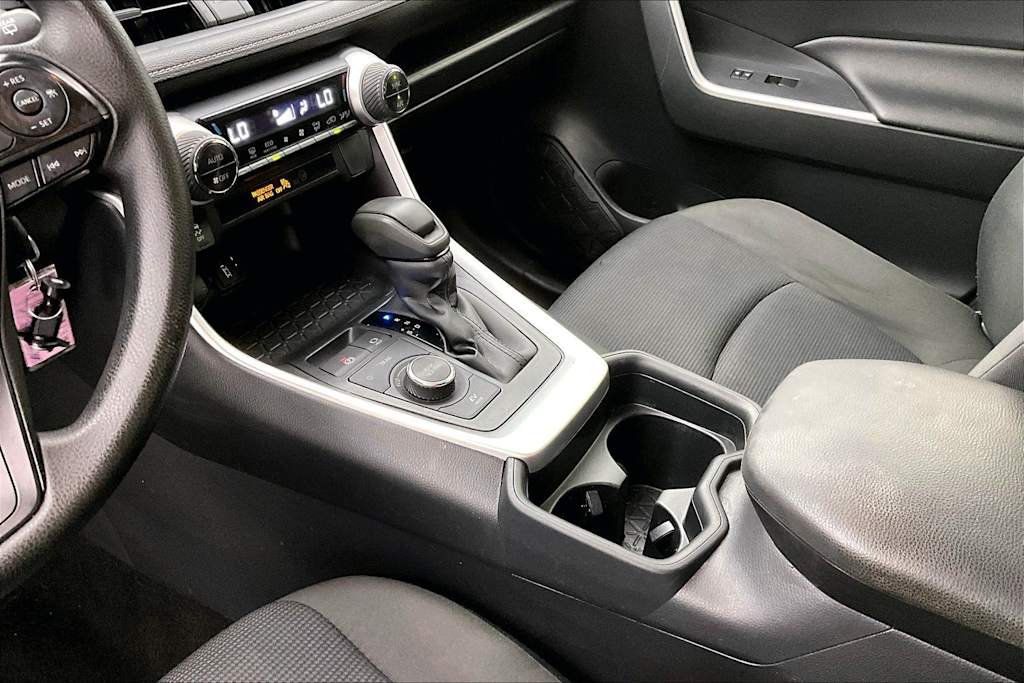 Thumbnail: 2021 Toyota RAV4 - 16
