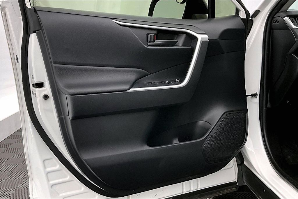 Thumbnail: 2021 Toyota RAV4 - 27