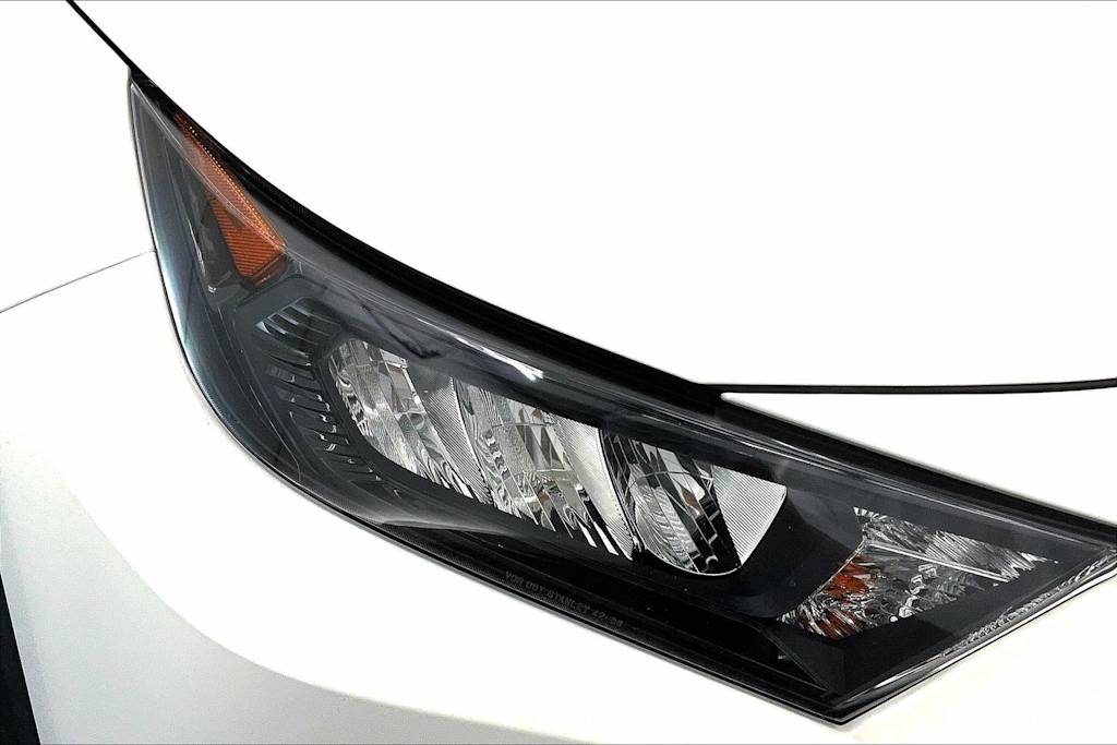 Thumbnail: 2021 Toyota RAV4 - 31