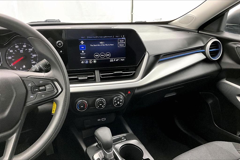 Thumbnail: 2024 Chevrolet Trax - 15