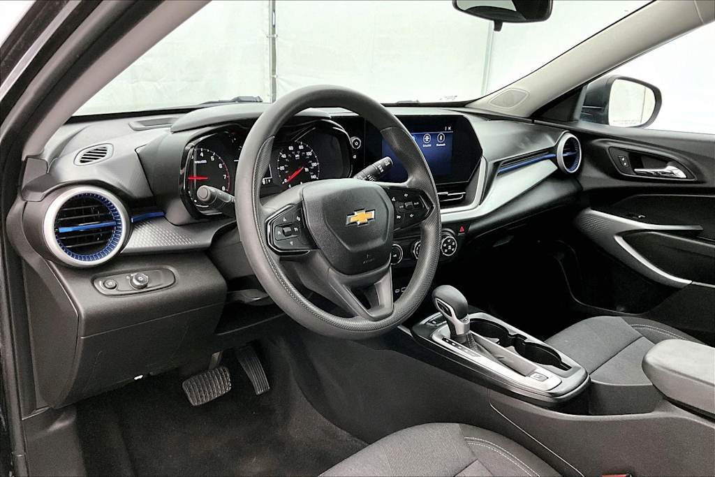 Thumbnail: 2024 Chevrolet Trax - 2