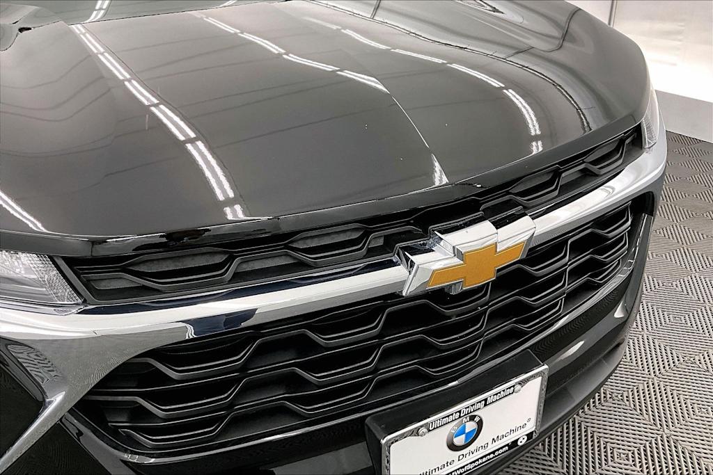 Thumbnail: 2024 Chevrolet Trax - 33