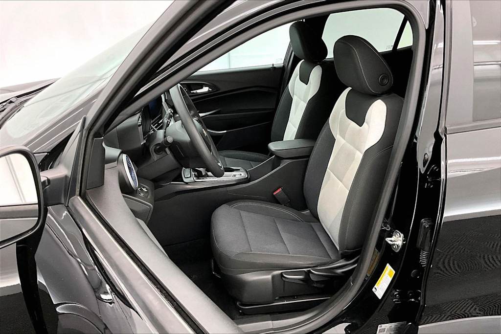 Thumbnail: 2024 Chevrolet Trax - 11