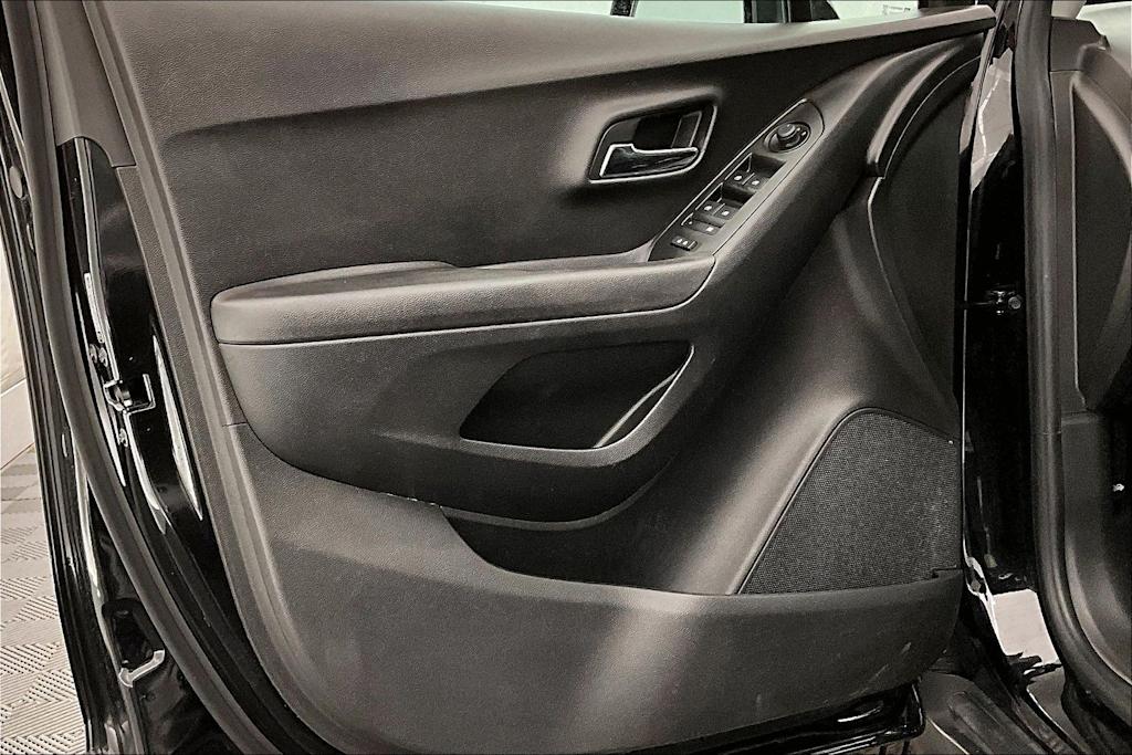 Thumbnail: 2020 Chevrolet Trax - 27