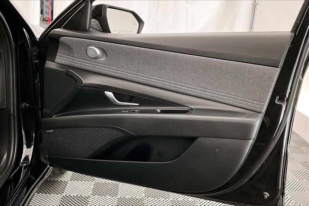 Thumbnail: 2023 Hyundai Elantra - 28
