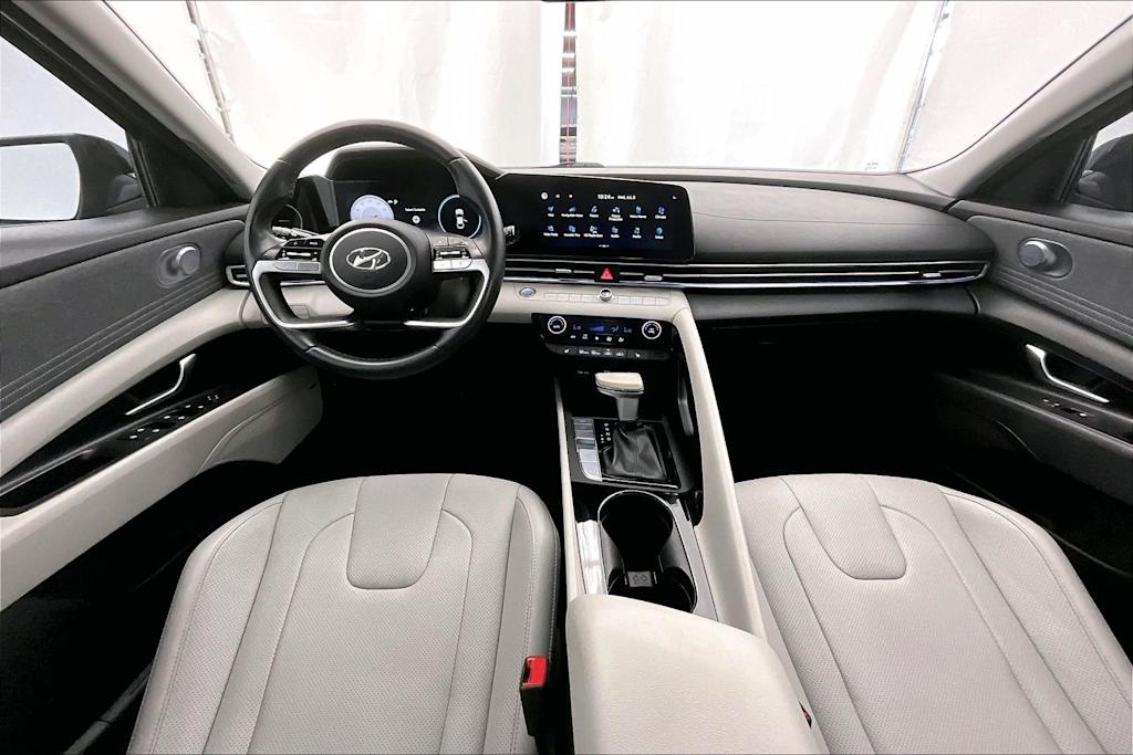 Thumbnail: 2023 Hyundai Elantra - 10
