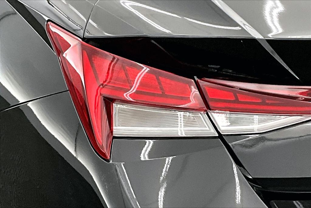 Thumbnail: 2023 Hyundai Elantra - 32