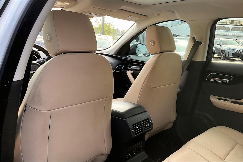 Thumbnail: 2018 Jaguar F-Pace - 13