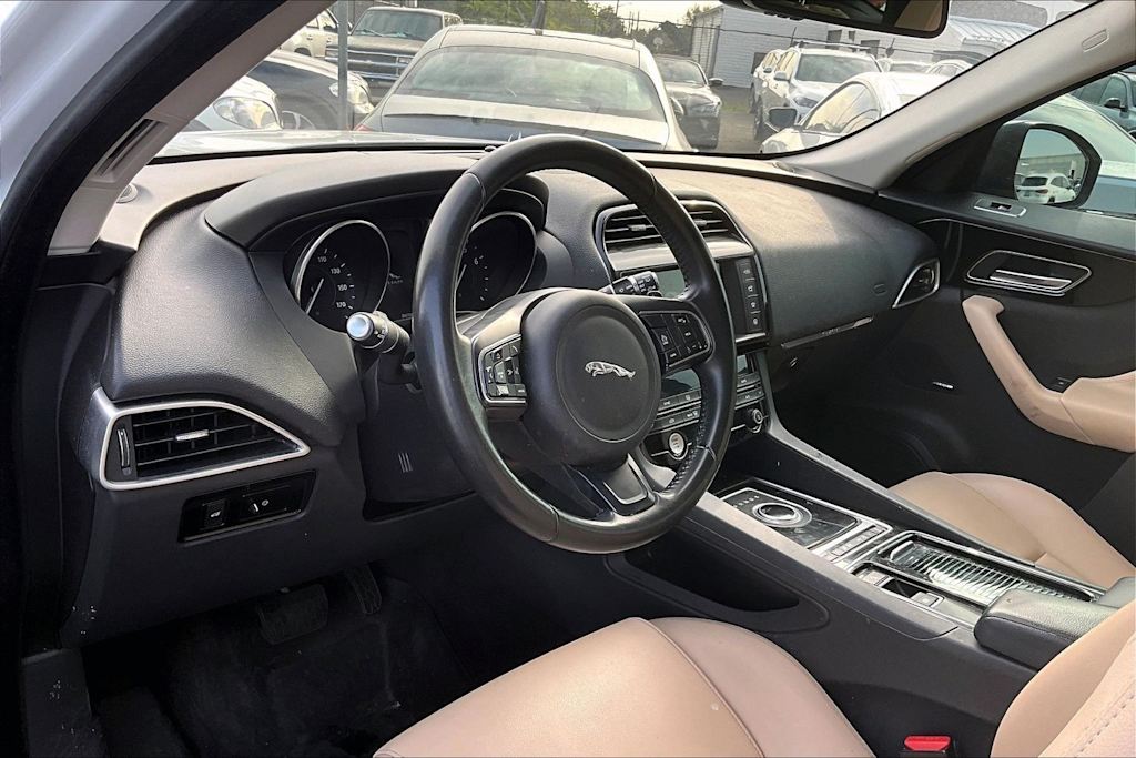 Thumbnail: 2018 Jaguar F-Pace - 2