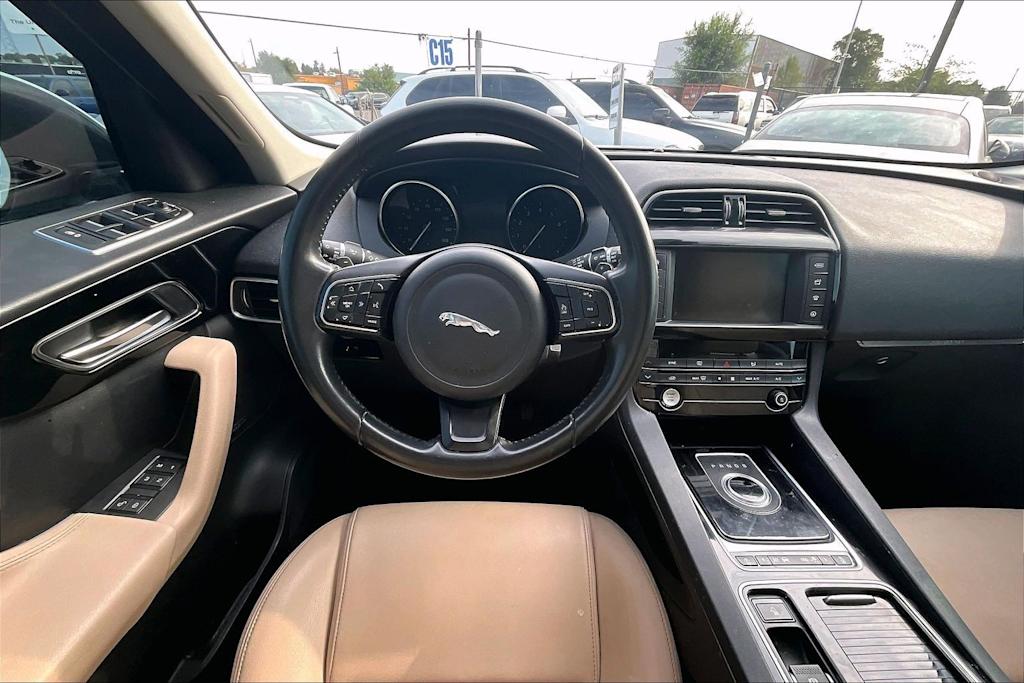 Thumbnail: 2018 Jaguar F-Pace - 14