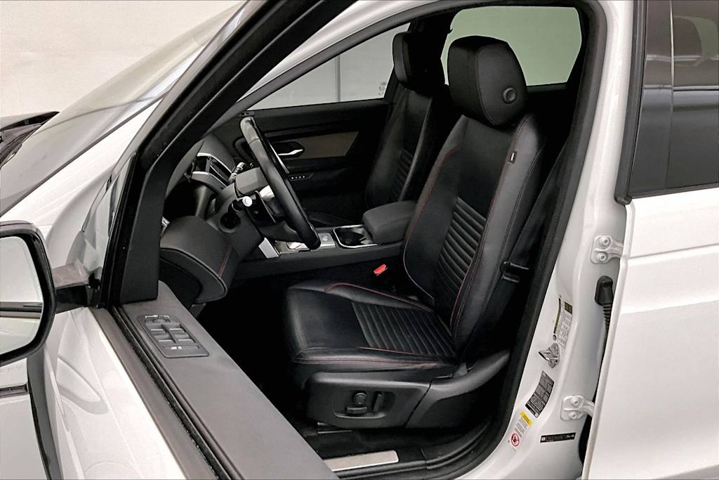 Thumbnail: 2020 Land Rover Discovery Sport - 11