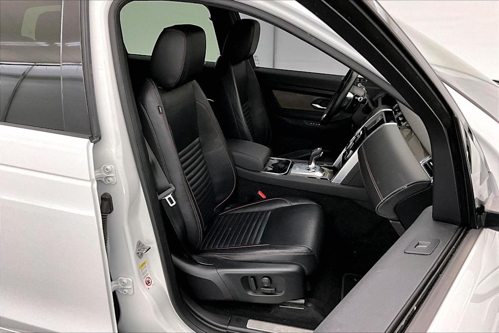 Thumbnail: 2020 Land Rover Discovery Sport - 12