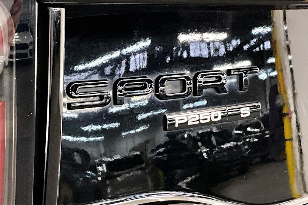 Thumbnail: 2020 Land Rover Discovery Sport - 7