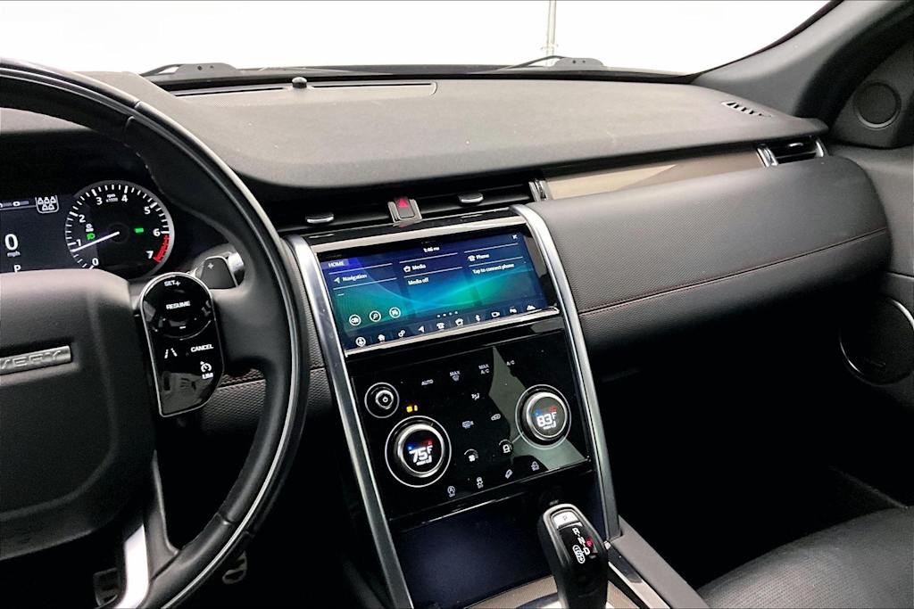 Thumbnail: 2020 Land Rover Discovery Sport - 15