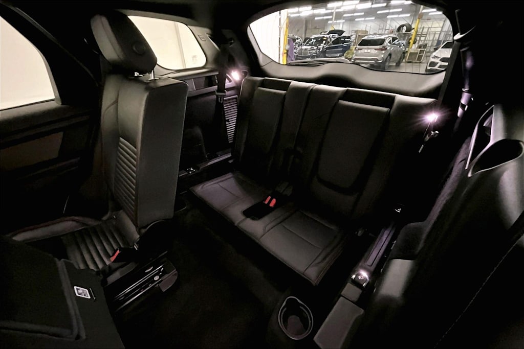 Thumbnail: 2020 Land Rover Discovery Sport - 29