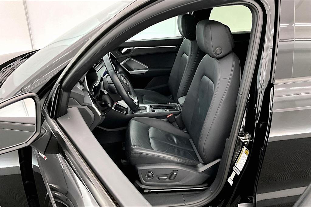 Thumbnail: 2020 Audi Q3 - 11