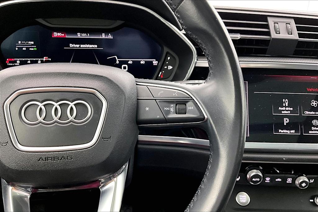 Thumbnail: 2020 Audi Q3 - 26