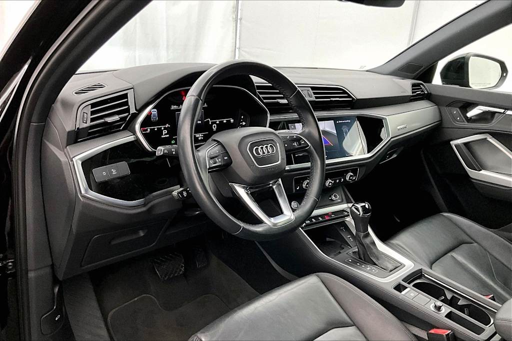 Thumbnail: 2020 Audi Q3 - 2