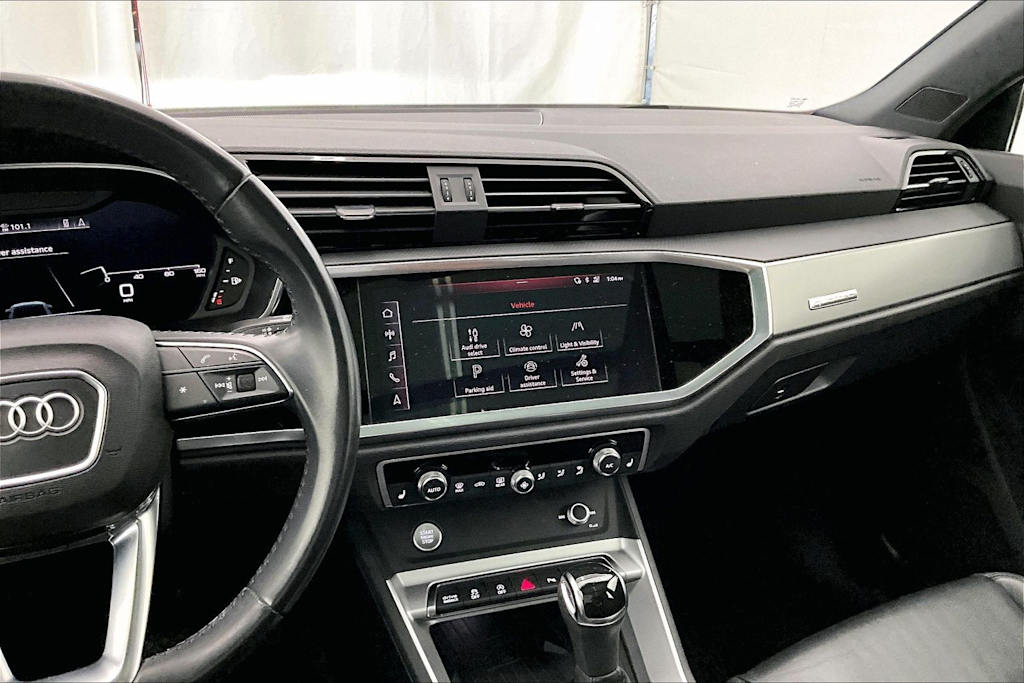 Thumbnail: 2020 Audi Q3 - 15