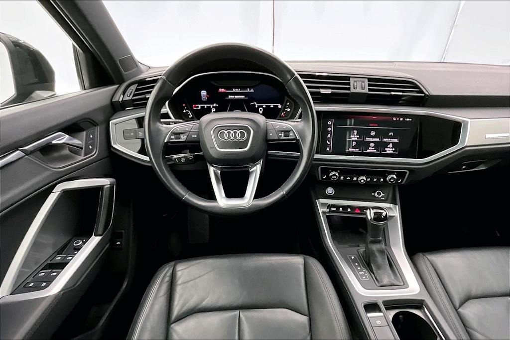 Thumbnail: 2020 Audi Q3 - 14