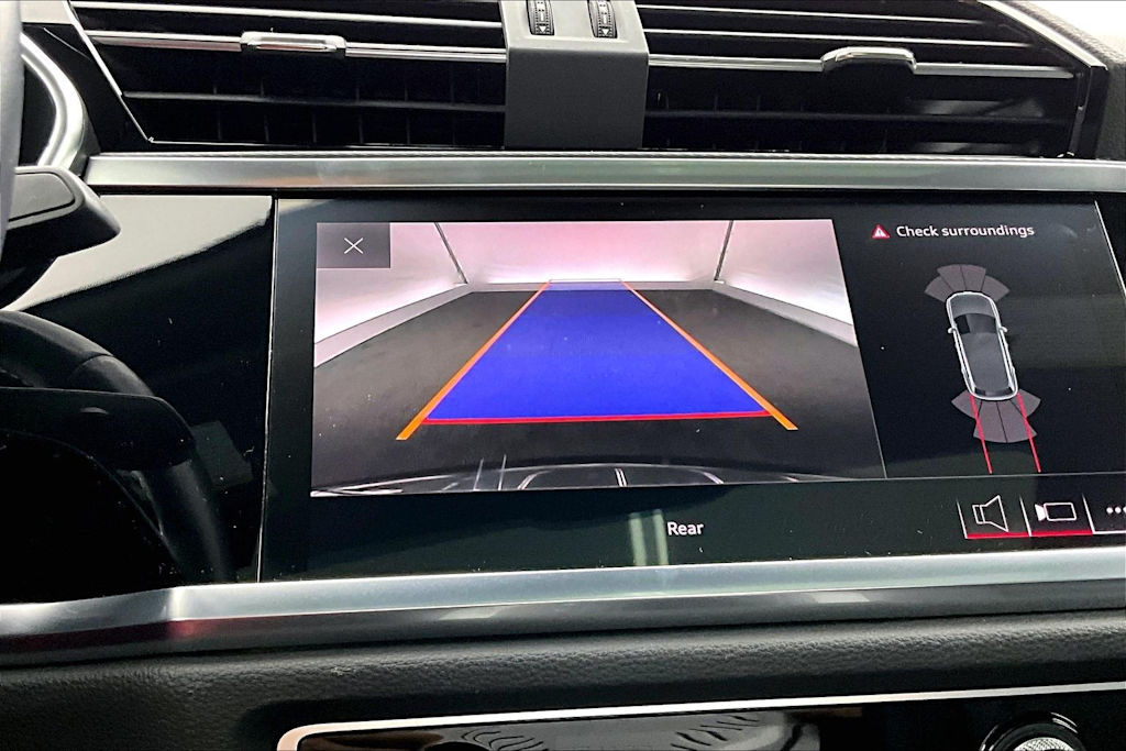 Thumbnail: 2020 Audi Q3 - 16