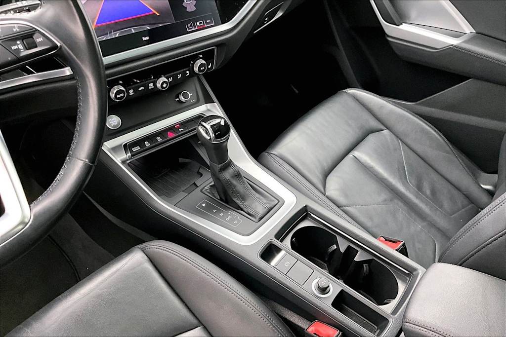 Thumbnail: 2020 Audi Q3 - 17