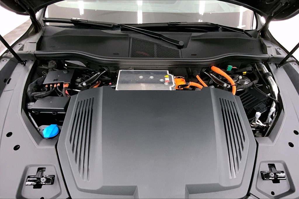 Thumbnail: 2022 Audi e-tron S - 9